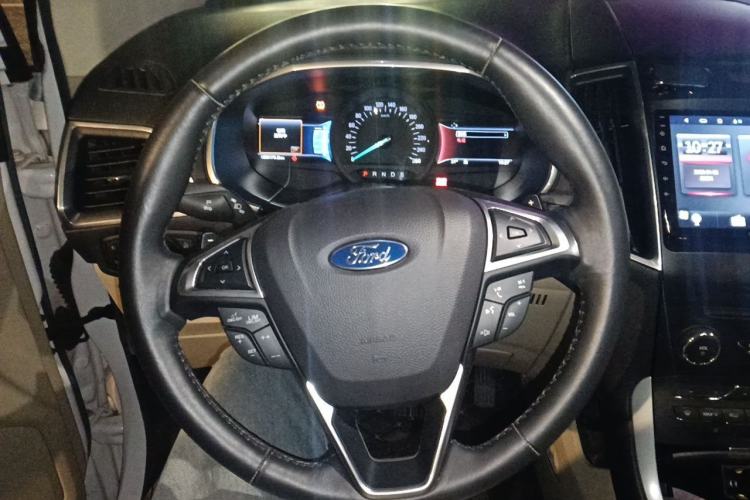 Used Ford Edge 2015 2.0T GTDi Two-Wheel-Drive High-Line Version Steering Wheel