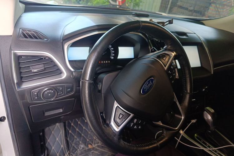 Used Ford Edge 2015 2.0T GTDi Two-Wheel-Drive High-Line Version Steering Wheel