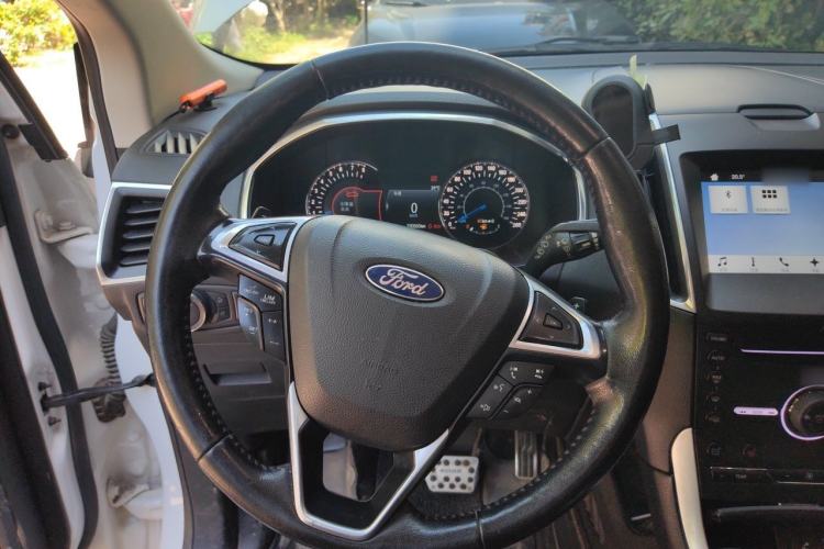 Used Ford Edge 2015 2.0T GTDi Four-Wheel Drive Prestige Model Steering Wheel