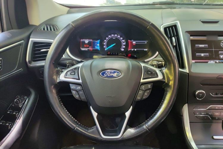 Used Ford Edge 2015 2.0T GTDi Two-Wheel-Drive High-Line Version Steering Wheel