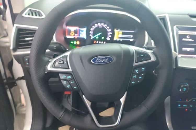 Used Ford Edge 2015 2.0T GTDi 4x4 High-Grade Model Steering Wheel