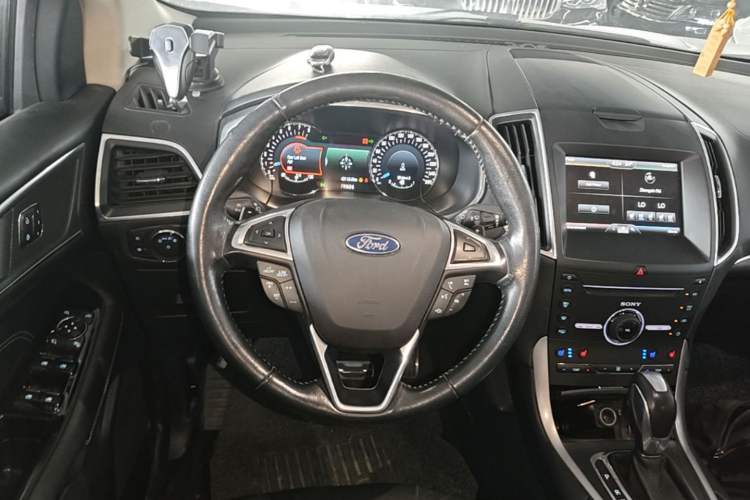 Used Ford Edge 2015 2.0T GTDi Four-Wheel Drive Prestige Model Steering Wheel