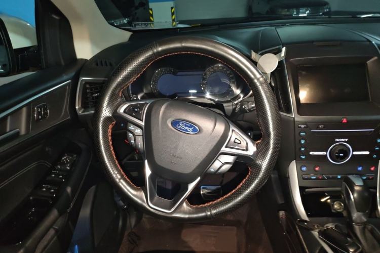 Used Ford Edge 2015 2.0T GTDi Four-Wheel Drive Prestige Model Steering Wheel