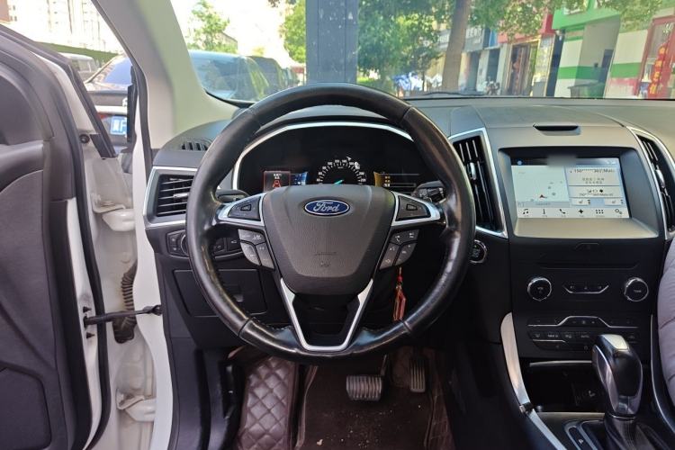 Used Ford Edge 2015 2.0T GTDi 4x4 High-Grade Model Steering Wheel