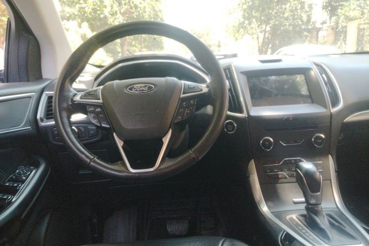 Used Ford Edge 2015 2.0T GTDi Two-Wheel-Drive High-Line Version Steering Wheel