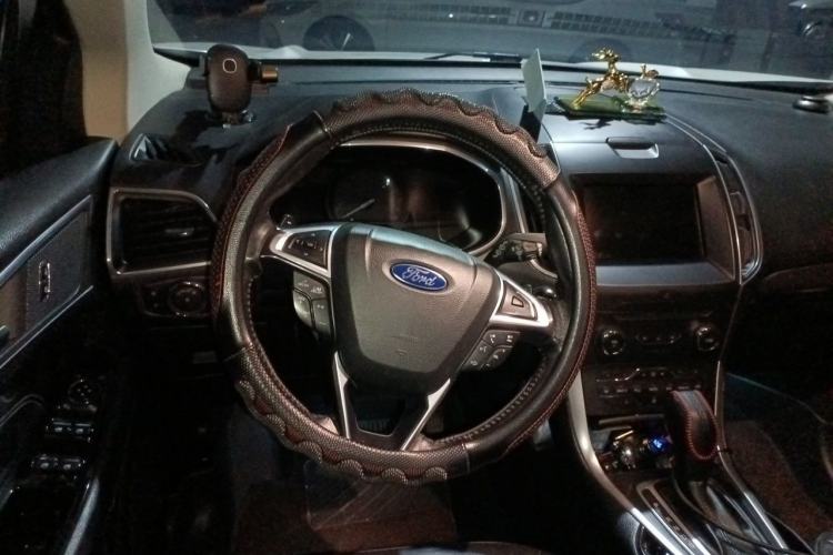 Used Ford Edge 2015 2.0T GTDi 4x4 High-Grade Model Steering Wheel