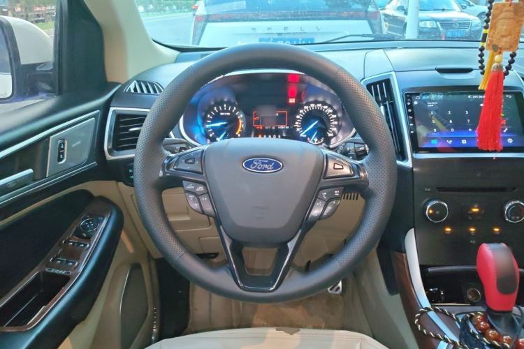 Used Ford Edge 2015 2.0T GTDi Two-Wheel-Drive Elite Edition Steering Wheel