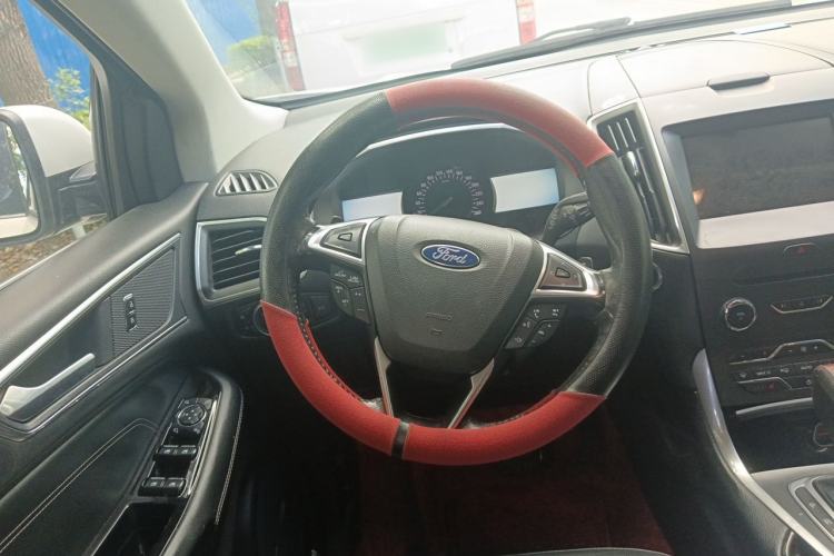 Used Ford Edge 2015 2.0T GTDi 4x4 High-Grade Model Steering Wheel