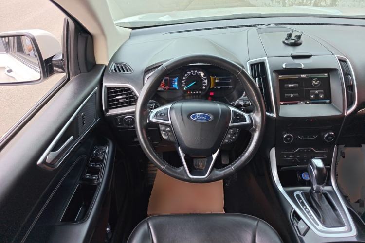 Used Ford Edge 2015 2.0T GTDi Two-Wheel-Drive High-Line Version Steering Wheel