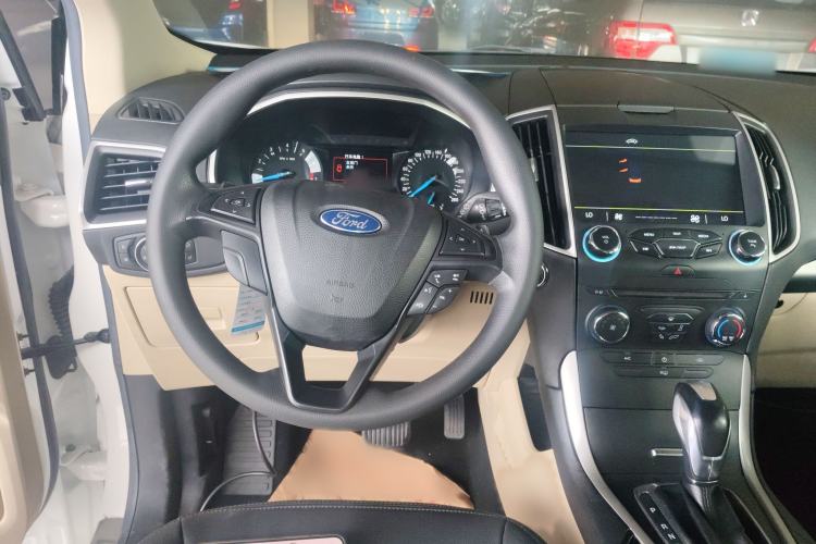 Used Ford Edge 2015 2.0T GTDi Two-Wheel-Drive Elite Edition Steering Wheel