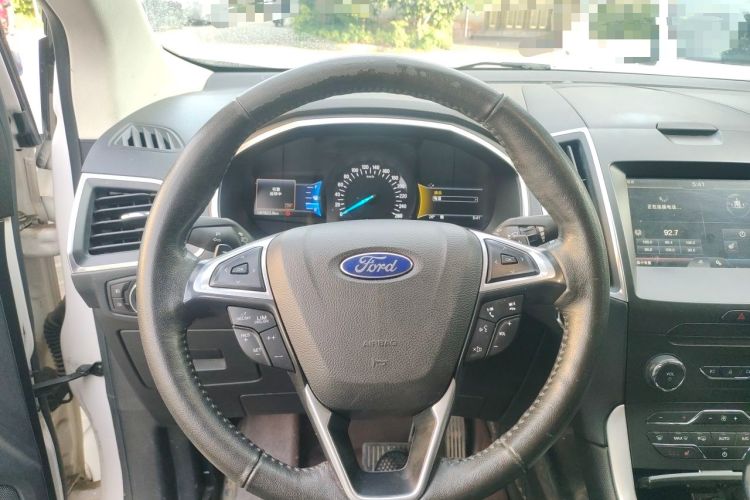 Used Ford Edge 2015 2.0T GTDi Two-Wheel-Drive High-Line Version Steering Wheel