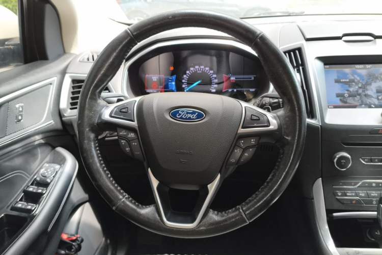 Used Ford Edge 2015 2.0T GTDi Two-Wheel-Drive High-Line Version Steering Wheel