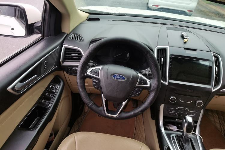 Used Ford Edge 2015 2.0T GTDi 4x4 High-Grade Model Steering Wheel