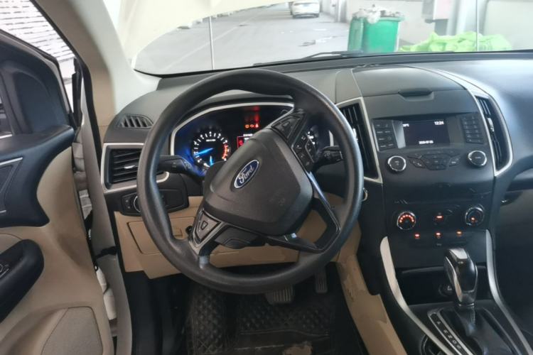 Used Ford Edge 2015 2.0T GTDi Two-Wheel-Drive Elite Edition Steering Wheel