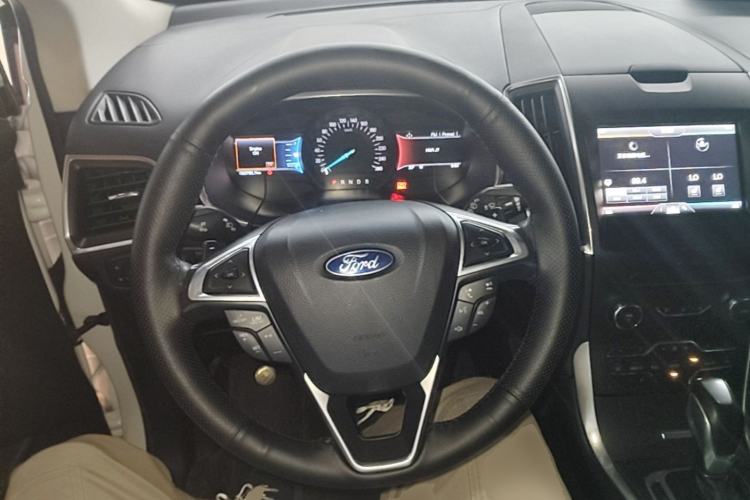 Used Ford Edge 2015 2.0T GTDi 4x4 High-Grade Model Steering Wheel