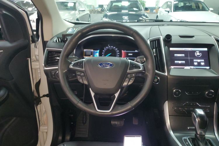Used Ford Edge 2015 2.0T GTDi Two-Wheel-Drive High-Line Version Steering Wheel