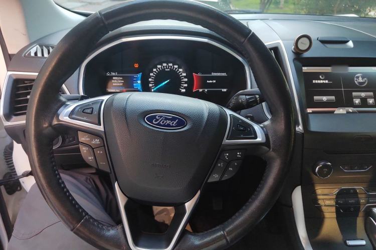 Used Ford Edge 2015 2.0T GTDi Two-Wheel-Drive High-Line Version Steering Wheel