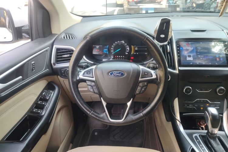 Used Ford Edge 2015 2.0T GTDi Two-Wheel-Drive High-Line Version Steering Wheel