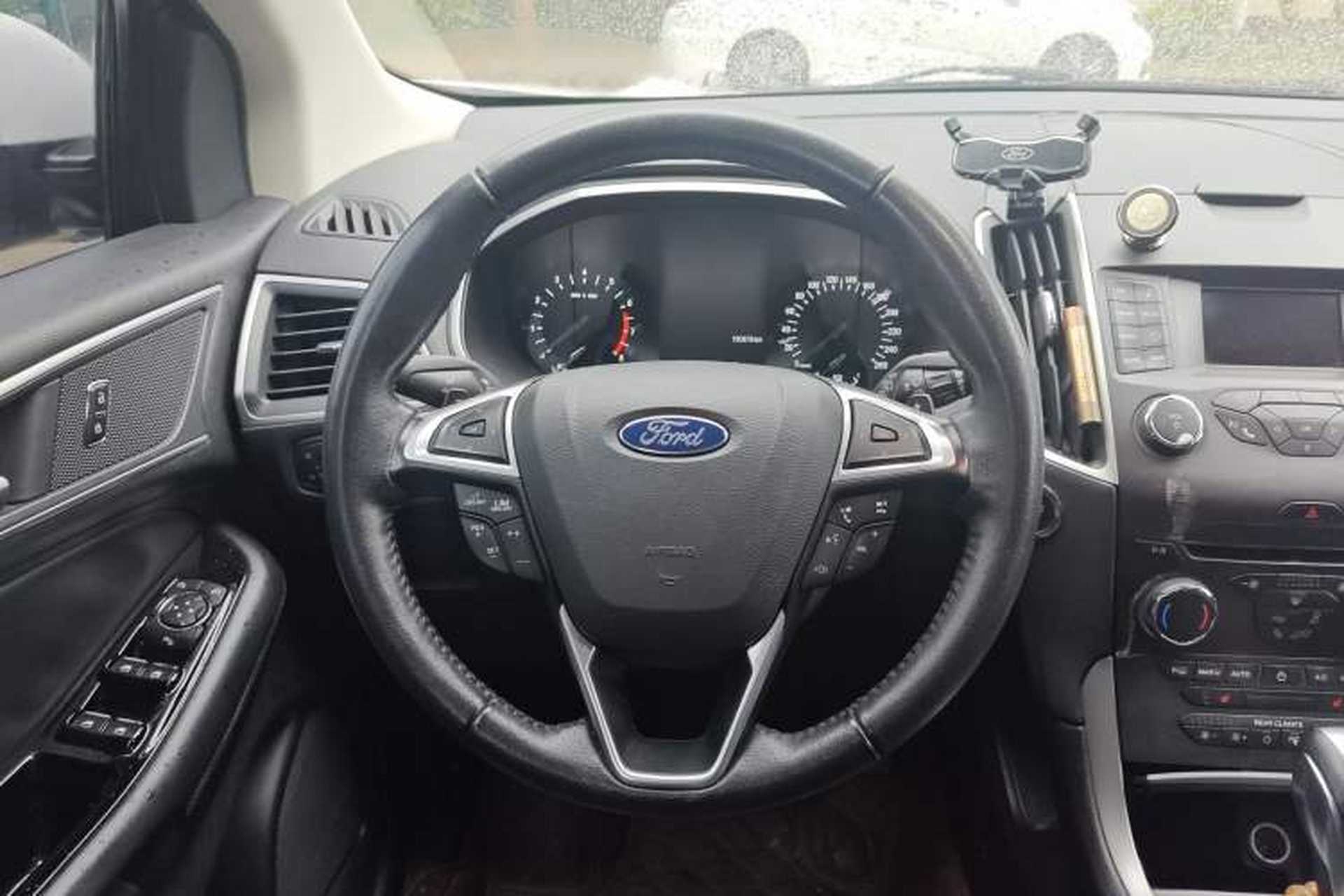 Used Ford Edge 2015 2.0T GTDi Two-Wheel-Drive Platinum Edition Steering Wheel