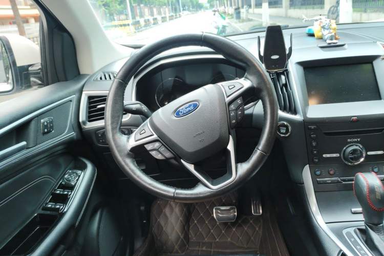 Used Ford Edge 2015 2.0T GTDi Four-Wheel Drive Prestige Model Steering Wheel