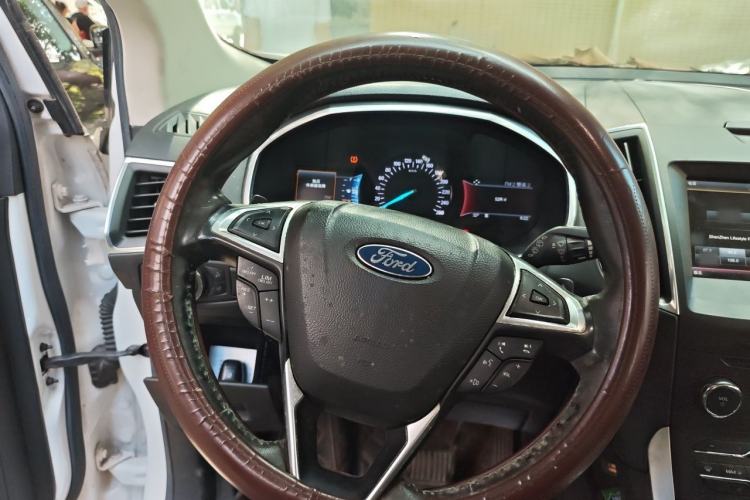 Used Ford Edge 2015 2.0T GTDi 4x4 High-Grade Model Steering Wheel