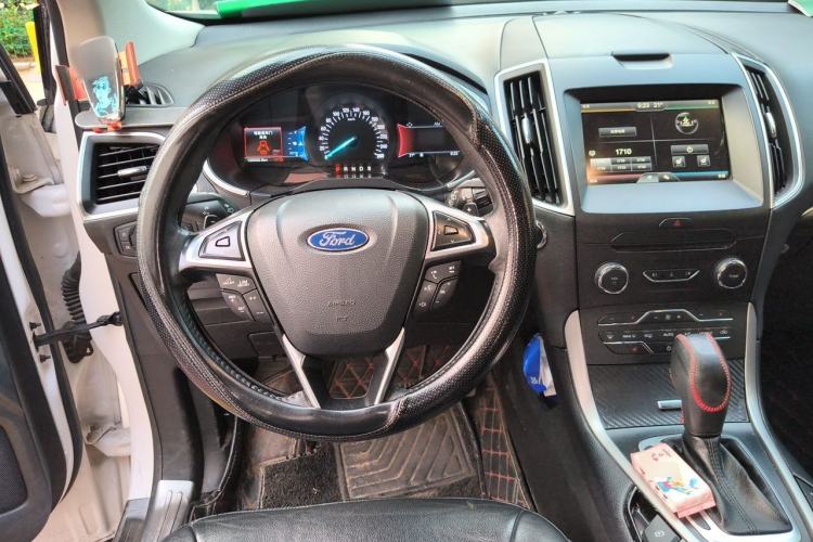 Used Ford Edge 2015 2.0T GTDi Two-Wheel-Drive High-Line Version Steering Wheel