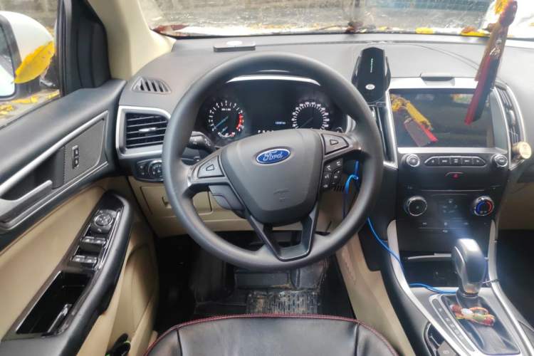 Used Ford Edge 2015 2.0T GTDi Two-Wheel-Drive Elite Edition Steering Wheel