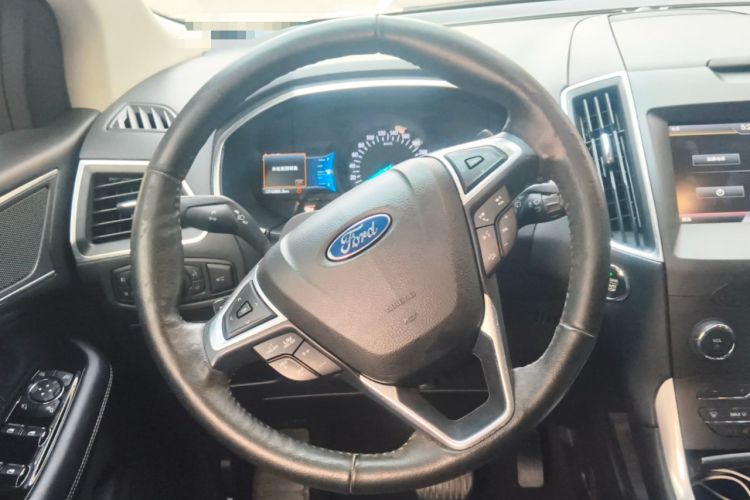 Used Ford Edge 2015 2.0T GTDi Two-Wheel-Drive High-Line Version Steering Wheel