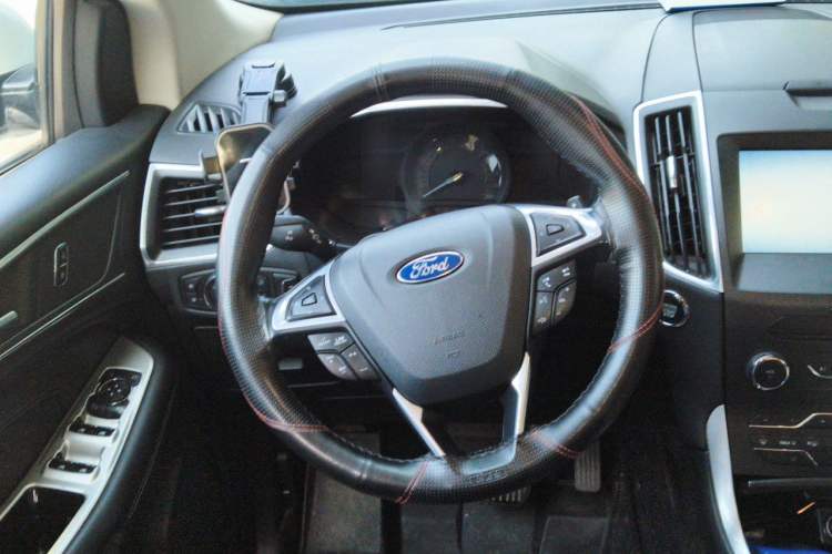 Used Ford Edge 2015 2.0T GTDi Two-Wheel-Drive High-Line Version Steering Wheel