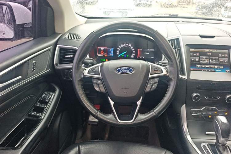 Used Ford Edge 2015 2.0T GTDi 4x4 High-Grade Model Steering Wheel