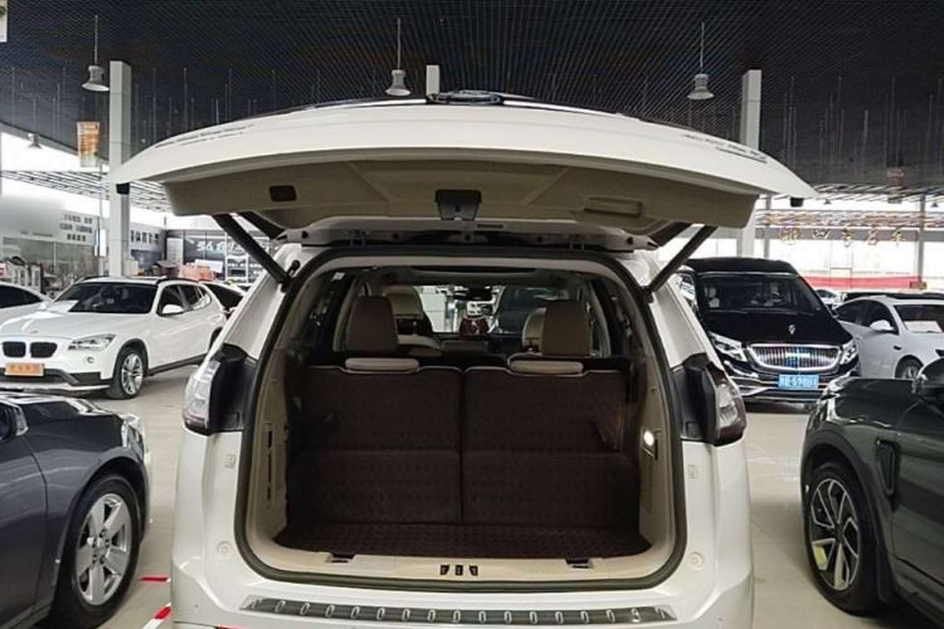 Used Ford Edge 2015 2.0T GTDi 4x4 High-Grade Model Trunk