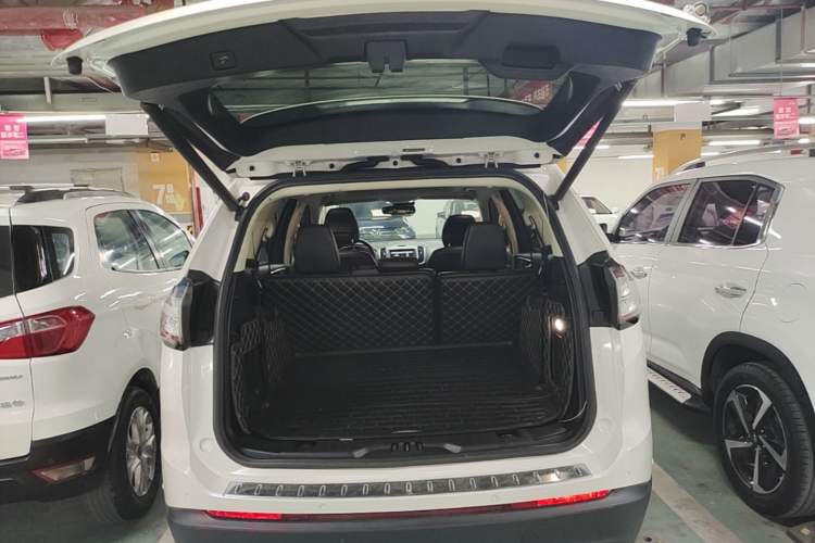 Used Ford Edge 2015 2.7T GTDi 4x4 Prestige 7-Seater Trunk