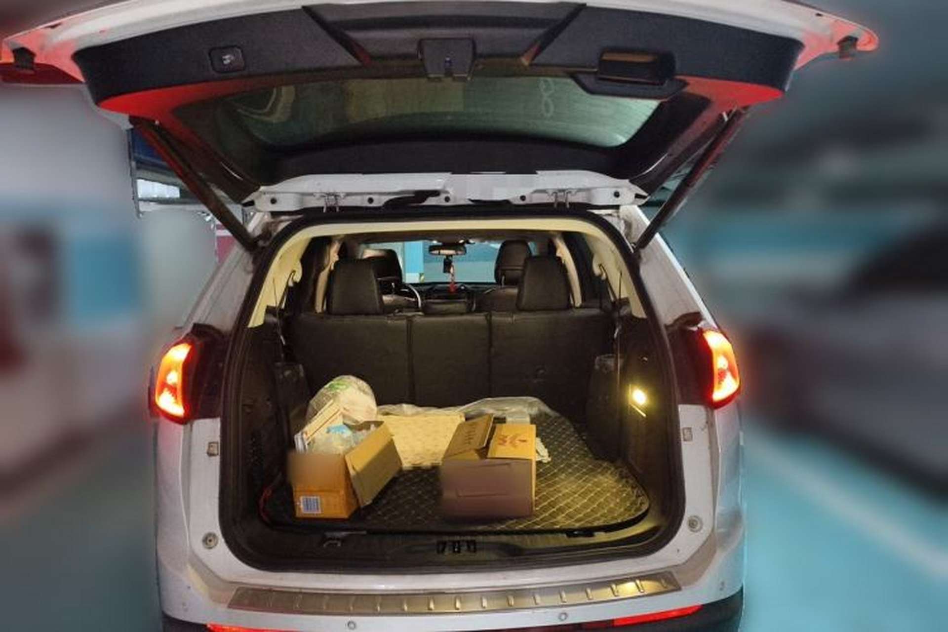 Used Ford Edge 2015 2.0T GTDi Four-Wheel Drive Prestige Model Trunk