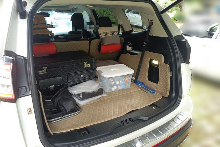 Used Ford Edge 2015 2.7T GTDi 4x4 Prestige 7-Seater Trunk