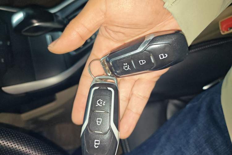 Used Ford Edge 2015 2.0T GTDi Two-Wheel-Drive Elite Edition Vehicle Key
