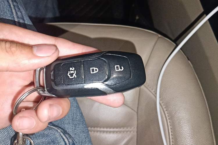Used Ford Edge 2015 2.0T GTDi Two-Wheel-Drive High-Line Version Vehicle Key