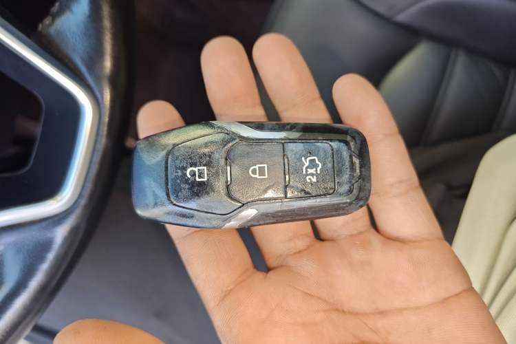 Used Ford Edge 2015 2.0T GTDi 4x4 High-Grade Model Vehicle Key