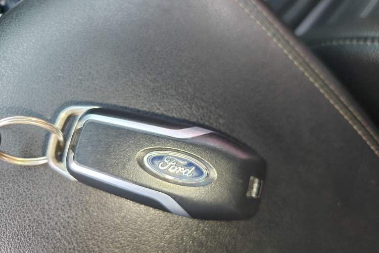 Used Ford Edge 2015 2.0T GTDi Two-Wheel-Drive High-Line Version Vehicle Key