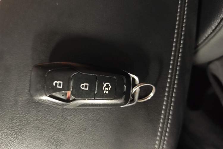 Used Ford Edge 2015 2.0T GTDi Two-Wheel-Drive High-Line Version Vehicle Key