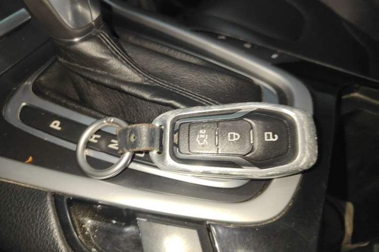 Used Ford Edge 2015 2.0T GTDi Four-Wheel Drive Prestige Model Vehicle Key