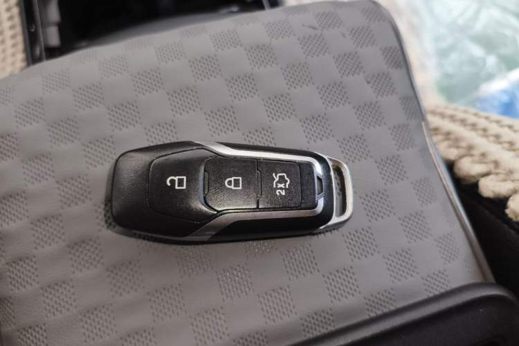 Used Ford Edge 2015 2.0T GTDi Two-Wheel-Drive High-Line Version Vehicle Key