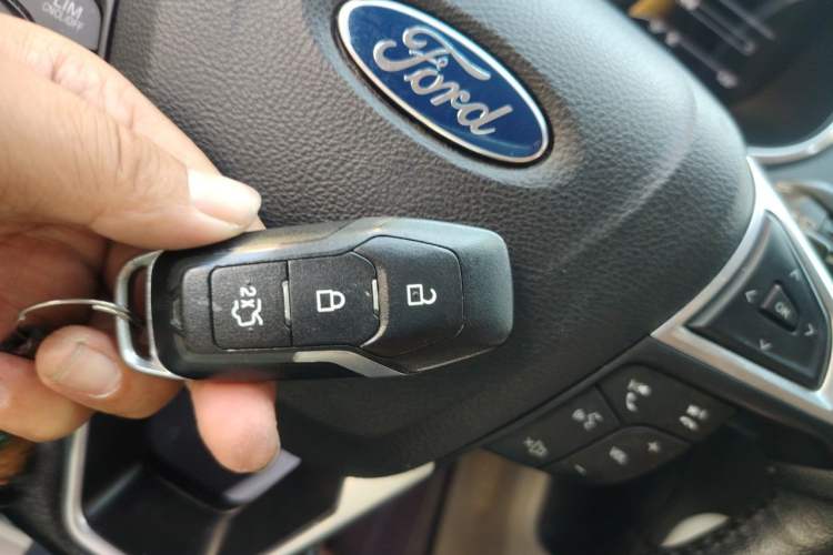 Used Ford Edge 2015 2.0T GTDi Two-Wheel-Drive High-Line Version Vehicle Key
