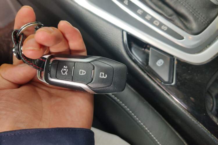 Used Ford Edge 2015 2.0T GTDi Four-Wheel Drive Prestige Model Vehicle Key