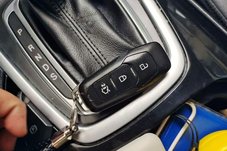 Used Ford Edge 2015 2.0T GTDi Two-Wheel-Drive High-Line Version Vehicle Key