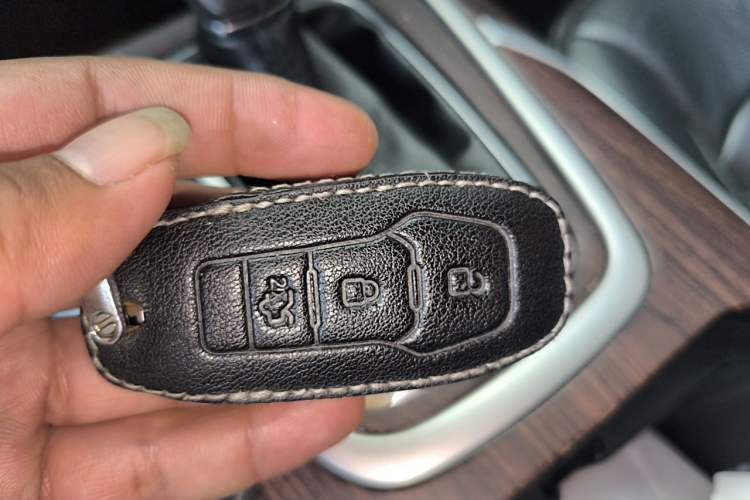 Used Ford Edge 2015 2.0T GTDi Two-Wheel-Drive Platinum Edition Vehicle Key