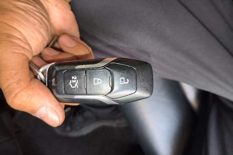 Used Ford Edge 2015 2.0T GTDi Two-Wheel-Drive High-Line Version Vehicle Key