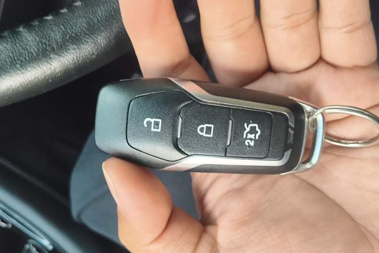 Used Ford Edge 2015 2.0T GTDi Two-Wheel-Drive High-Line Version Vehicle Key