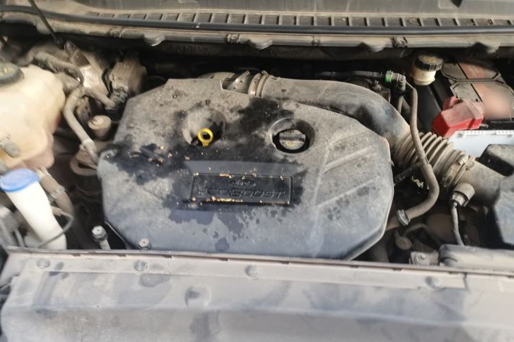 Used Ford Edge 2015 2.0T GTDi Two-Wheel-Drive High-Line Version Engine Bay
