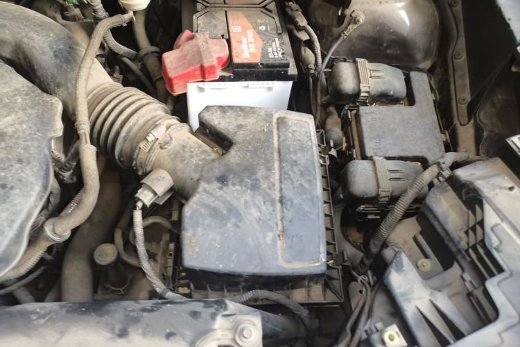 Used Ford Edge 2015 2.0T GTDi Two-Wheel-Drive High-Line Version Engine Bay Left
