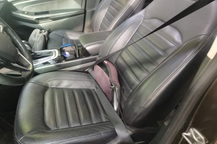Used Ford Edge 2015 2.0T GTDi Two-Wheel-Drive High-Line Version Left Front Seat